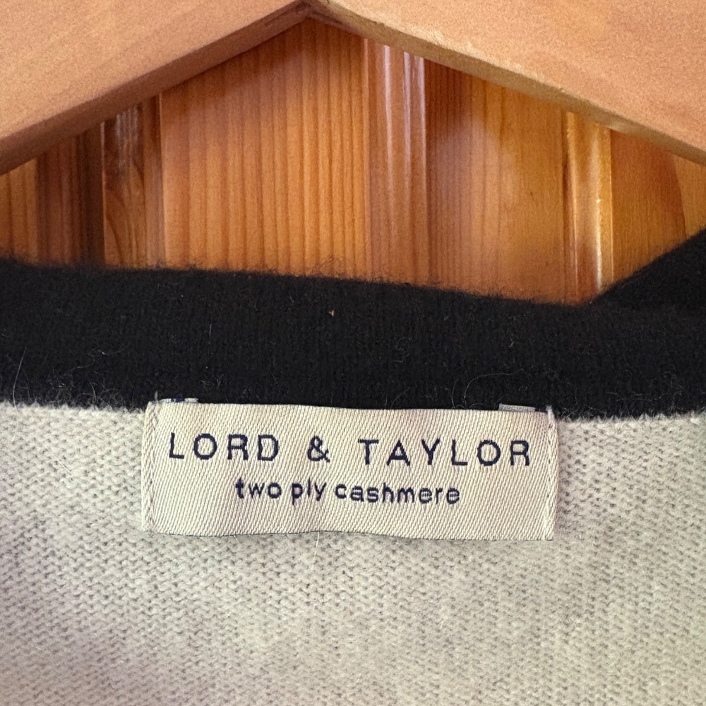 100% Cashmere Lord and Taylor 90’s Sweater Women’s XS Ivory and Black, unique! - Picture 3 of 6